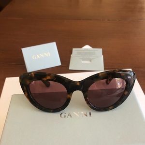 GANNI cat eye sunglasses